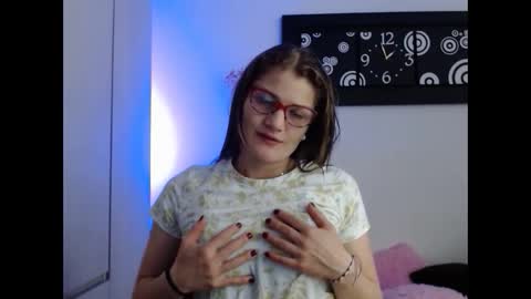 Snapshot of camila_ventura chatting on 09/30/25, 06:57 Camila ventura online show from 09/30/25, 06:57