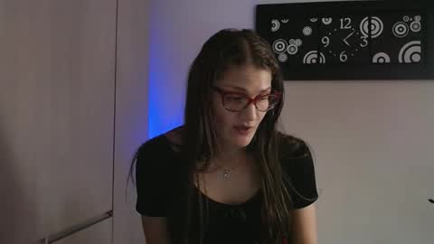 Camila ventura online show from 11/07/25, 10:10