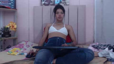 Snapshot of camila_williiamsres chatting on 05/07/26, 11:43 camila_williiamsres online show from 05/07/26, 11:43