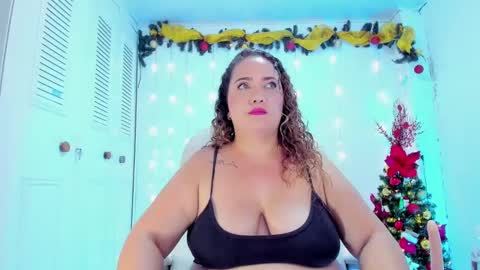 Snapshot of camilaa_foxxx chatting on 12/27/24, 12:39 camilaa foxxx online show from 12/27/24, 12:39