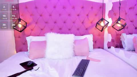 Snapshot of camilaa_mendoza chatting on 05/23/26, 12:05 CAMII online show from 05/23/26, 12:05