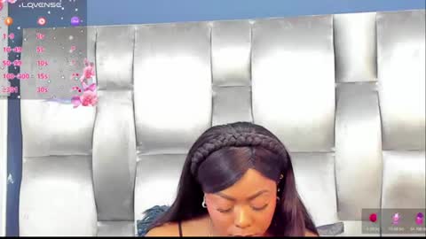 Snapshot of camilabenitezz chatting on 06/15/26, 11:18 camila benitez online show from 06/15/26, 11:18