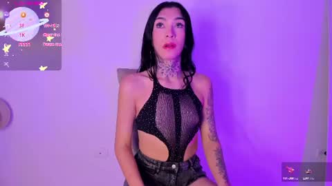 Snapshot of camilacoxx chatting on 06/24/26, 06:12 online show from 06/24/26, 06:12