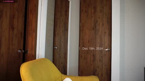 Snapshot of camilagomezz chatting on 12/19/24, 11:25 Camila online show from 12/19/24, 11:25