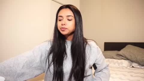 Snapshot of camilagomezz chatting on 01/16/25, 02:30 Camila online show from 01/16/25, 02:30