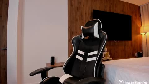 Snapshot of camilagomezz chatting on 11/11/25, 12:10 Camila online show from 11/11/25, 12:10