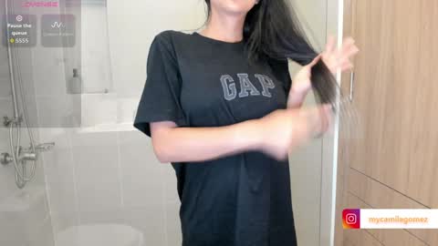 Snapshot of camilagomezz chatting on 11/16/25, 01:06 Camila online show from 11/16/25, 01:06