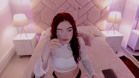 Snapshot of camilarivers chatting on 01/12/25, 02:09 Camila online show from 01/12/25, 02:09