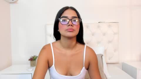 Snapshot of camilarosses chatting on 11/07/25, 11:21 camilarosses online show from 11/07/25, 11:21