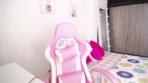 X IGcamiryan01 online show from 12/03/24, 07:22