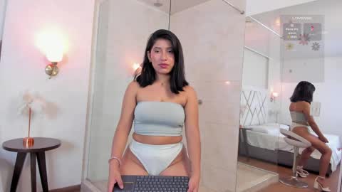 Snapshot of camilavalence chatting on 05/05/26, 11:29 CAMILA online show from 05/05/26, 11:29