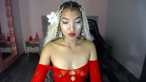 Snapshot of camilavixen_ch chatting on 07/15/26, 01:11 camila online show from 07/15/26, 01:11