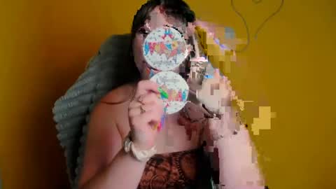 Snapshot of camilla_body chatting on 06/18/26, 05:30 Camilla online show from 06/18/26, 05:30