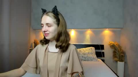 Camilla online show from 09/10/25, 12:21