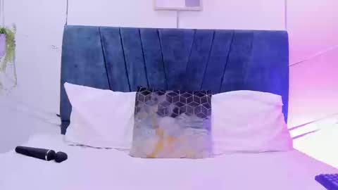 camilla_miller01 online show from 09/10/25, 10:54