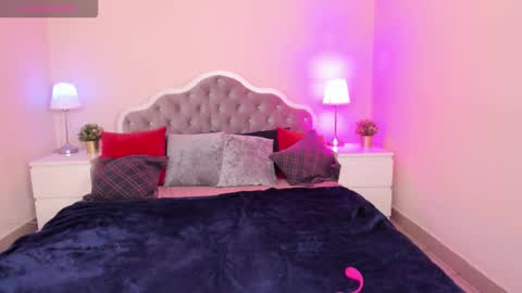 camilladreamer online show from 10/15/25, 04:18