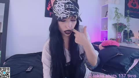 Snapshot of camille_666 chatting on 04/27/26, 08:40 Camille online show from 04/27/26, 08:40