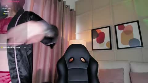 Snapshot of camille_eyes chatting on 09/29/25, 08:35 camille online show from 09/29/25, 08:35