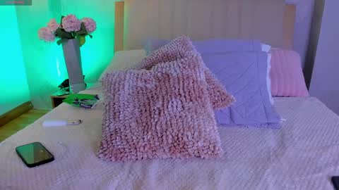 Snapshot of camille_lynn chatting on 10/02/25, 12:39 Camille Lynn online show from 10/02/25, 12:39