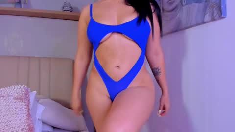 Snapshot of camille_lynn chatting on 11/07/25, 02:00 Camille Lynn online show from 11/07/25, 02:00