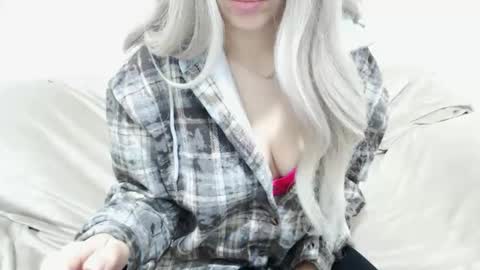 CamilleBunny online show from 12/15/25, 04:28