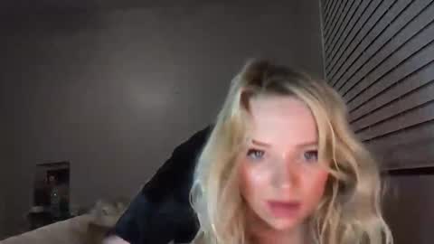 camilleclairexo online show from 04/04/26, 08:12