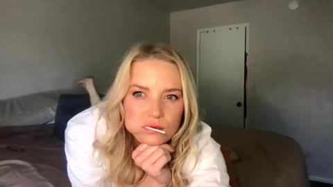 camilleclairexo online show from 04/20/26, 07:37