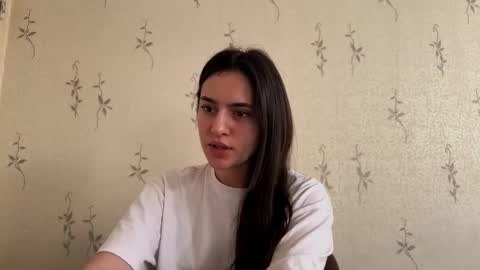 Snapshot of camilleswalley chatting on 12/15/25, 07:12 Isa online show from 12/15/25, 07:12