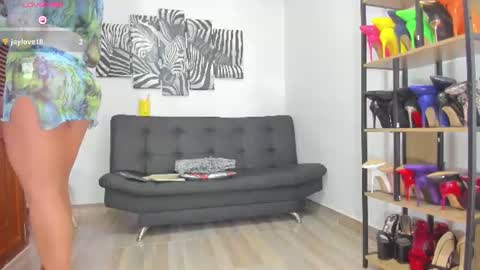 Snapshot of camillevega_01 chatting on 06/11/26, 12:32 camillevega_01 online show from 06/11/26, 12:32