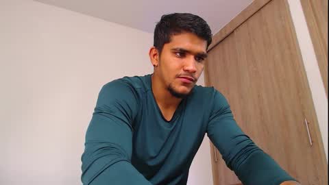 camilo_contre21 online show from 12/02/25, 08:04