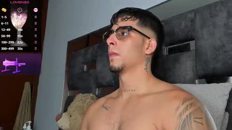 Snapshot of camilo_ospina_ chatting on 11/01/25, 07:21 INDEPENDENT MODEL online show from 11/01/25, 07:21