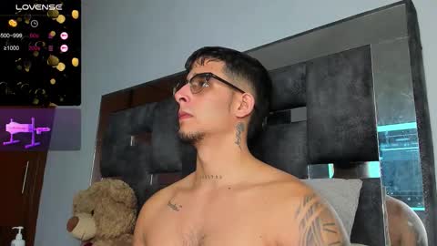Snapshot of camilo_ospina_ chatting on 12/04/25, 03:16 INDEPENDENT MODEL online show from 12/04/25, 03:16