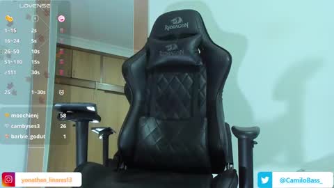 Snapshot of camilobass_ chatting on 01/10/25, 03:39 Camilo Bass online show from 01/10/25, 03:39