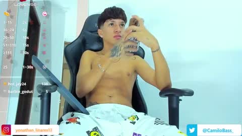 Snapshot of camilobass_ chatting on 01/24/25, 04:05 Camilo Bass online show from 01/24/25, 04:05