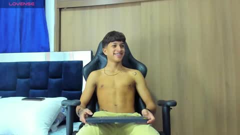 Snapshot of camilobass_ chatting on 01/28/25, 01:39 Camilo Bass online show from 01/28/25, 01:39