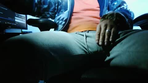 camiloincubo305064 online show from 11/12/25, 12:27