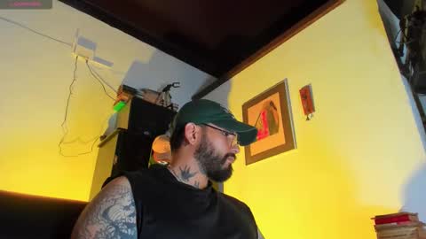 Snapshot of camilomayer chatting on 11/04/25, 05:01 Camilo online show from 11/04/25, 05:01