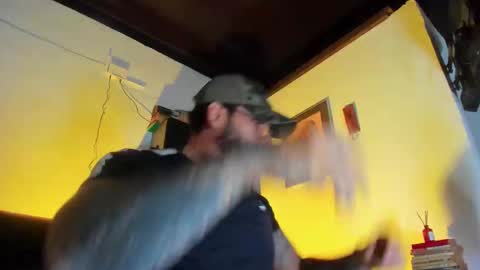 Snapshot of camilomayer chatting on 12/05/25, 05:09 Camilo online show from 12/05/25, 05:09