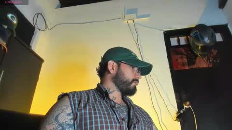 Snapshot of camilomayer chatting on 12/18/25, 02:12 Camilo online show from 12/18/25, 02:12