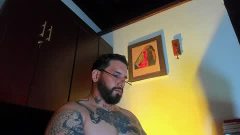 Snapshot of camilomayer chatting on 05/19/26, 04:35 Camilo online show from 05/19/26, 04:35