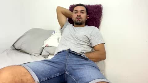 camilor_30 online show from 12/01/25, 11:21