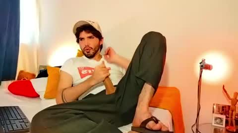 Snapshot of camilosaennz chatting on 06/21/26, 10:56 camilo online show from 06/21/26, 10:56