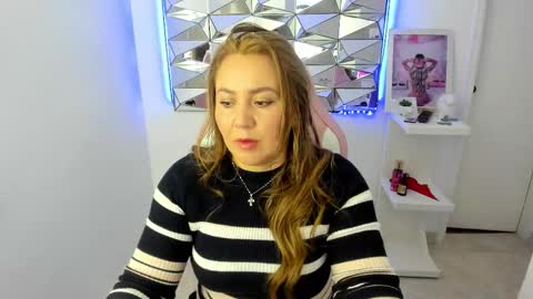 Snapshot of camixxx_m chatting on 12/05/25, 12:47 camixxx_m online show from 12/05/25, 12:47