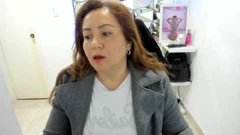 camixxx_m online show from 05/09/26, 12:21