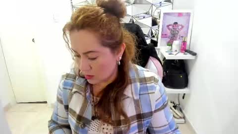 camixxx_m online show from 06/19/26, 12:09