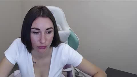 cammila horn online show from 10/23/25, 06:02