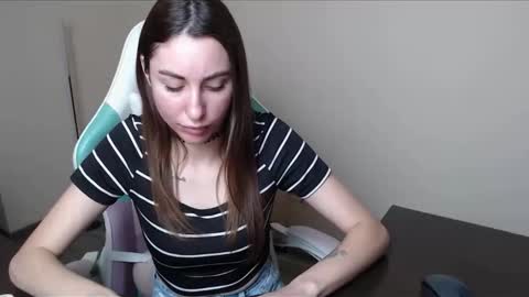 cammila horn online show from 12/18/25, 07:03