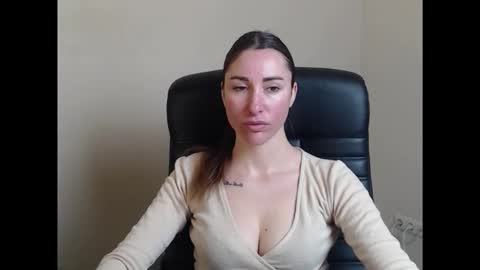 cammila horn online show from 02/04/26, 06:41