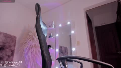 Snapshot of cammile_cole chatting on 01/19/25, 03:50 Laura Camila online show from 01/19/25, 03:50