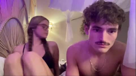 Snapshot of camncaroline chatting on 09/17/25, 01:51 camncaroline online show from 09/17/25, 01:51